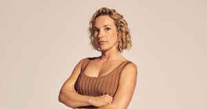 يقول Perdita Weeks إن الأمور كانت “قليلاً من الفواق” مع فريق “Magnum PI” “في البداية” (حصريًا)