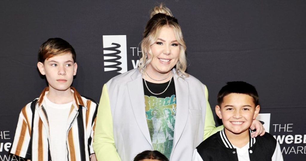 “Teen Mom 2” Alum Kailyn Lowry تتحدث بشكل حقيقي عن الحياة اليومية باعتبارها “أم لسبعة أطفال” بعد الترحيب بالتوأم