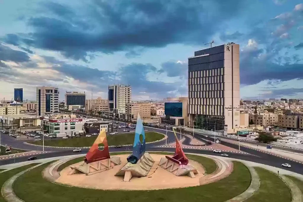 كم المسافة بين الدمام والاحساء؟ المسافة بين الدمام والاحساء بالسيارة