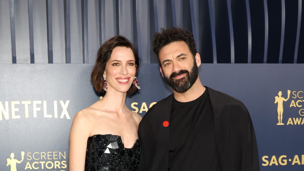 ريبيكا هول ومورجان سبيكتور لم يقصدا التطابق في حفل جوائز نقابة ممثلي الشاشة SAG لعام 2024