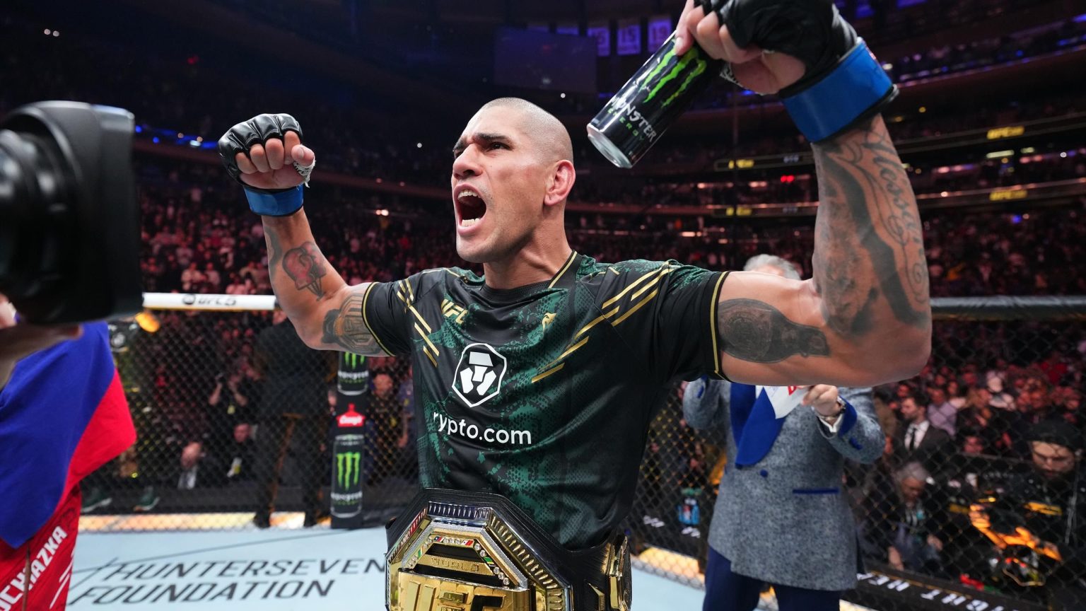 “واحدة من أعظم” – بيسبنج يهذي ببطاقة القتال “السخيفة” في UFC 300