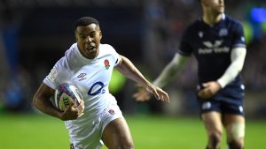 سيغيب Feyi-Waboso عن معسكر تدريب الأمم الستة في إنجلترا لإجراء امتحان درجة الطب