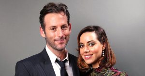 “The White Lotus” Star Aubrey Plaza والجدول الزمني لعلاقة الزوج Jeff Baena