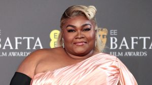فستان Da’Vine Joy Randolph الفخم في حفل توزيع جوائز BAFTAs 2024 من تصميم مصمم لندني صاخب