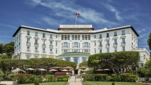 يلتقي العافية مع سحر هوليوود القديم في فندق Grand-Hotel du Cap-Ferrat