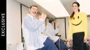 تعرفوا على أدريان أبيولازا، المدير الإبداعي الجديد لدار موسكينو