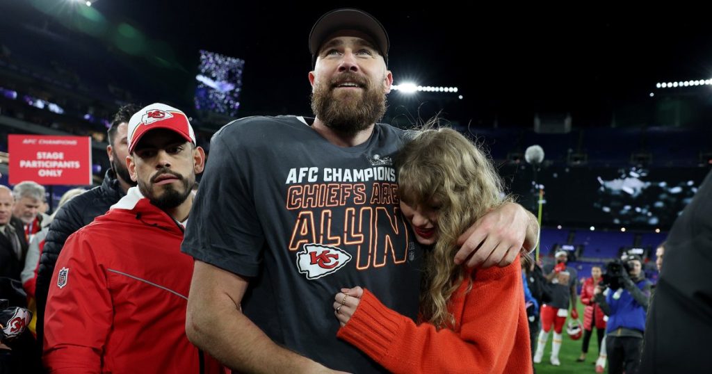 ترافيس كيلسي “يتطلع إلى قضاء الوقت” مع تايلور سويفت في جولة Eras بعد مباراة Super Bowl