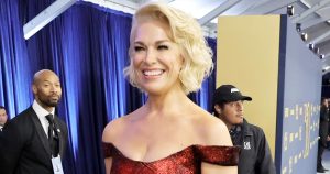 ابنة نجمة فيلم “Ted Lasso” هانا وادينجهام تصنع محفظة من الورق المقوى لجوائز SAG