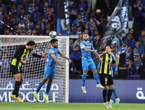 كلاسيكو سعودي بنكهة آسيوية.. اليوم يبتسم الحظ للهلال أم الاتحاد؟!!