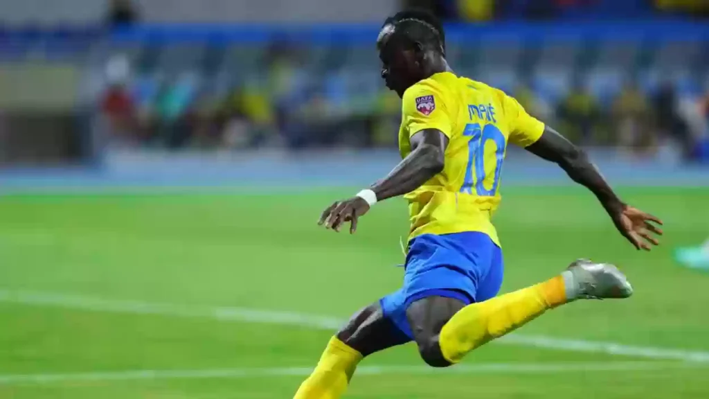 هل يقرر النصر التخلي عن “ساديو ماني”؟ رد حاسم من إدارة العالمي وكشف حقيقة الاستغناء عنه