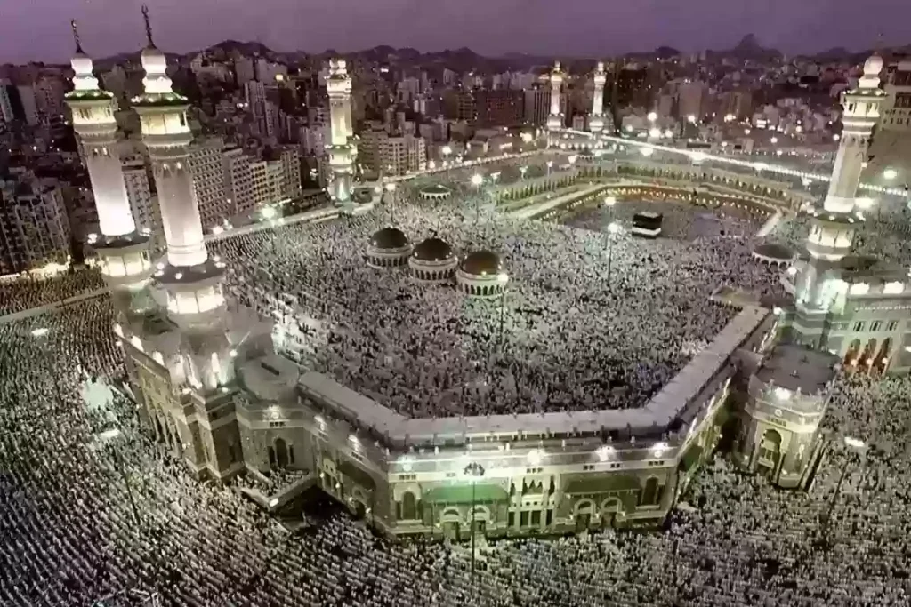 جدول أئمة الحرم المكي في رمضان 1444 لصلاة التراويح والتهجد