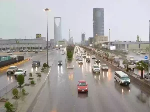 كسر التوقعات!! رسميًا.. الأرصاد السعودية تعلن استمرار موجة التقلبات!! أمطار رعدية ورياح