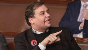 استمع إلى رد فعل الجمهوريين على إعلان سانتوس ترشحه للكونغرس مرة أخرى