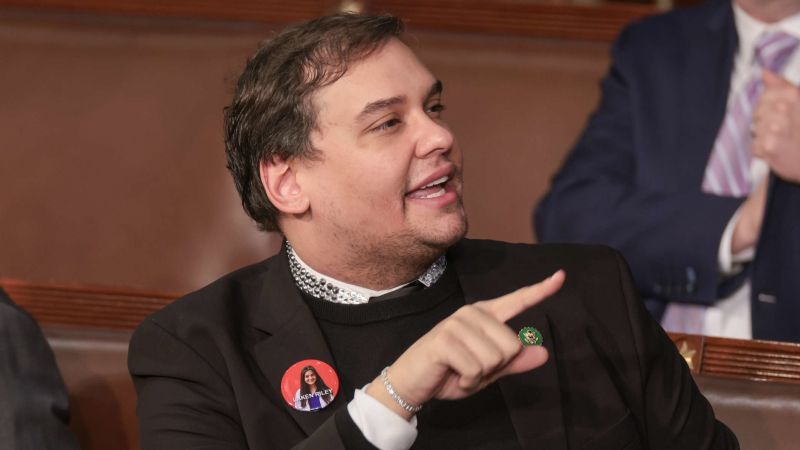 استمع إلى رد فعل الجمهوريين على إعلان سانتوس ترشحه للكونغرس مرة أخرى