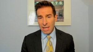 يشرح هونيج سبب رفض القاضي بعض تهم التخريب الانتخابات الموجهة ضد ترامب