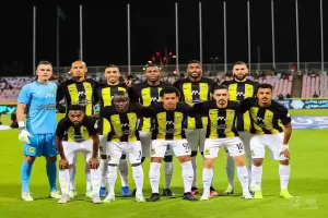 بالفيديو | هتافات جمهور الاتحاد تتعالى بـ “هاتوا الهابط” قبل ديربي جدة