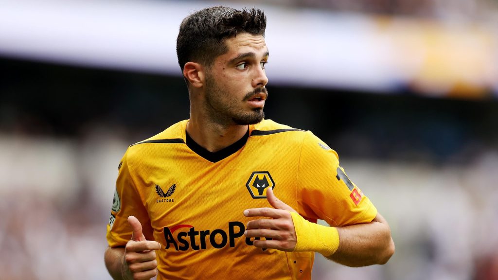 يخوض مانشستر سيتي وليفربول معركة على بيدرو نيتو بقيمة 60 مليون جنيه إسترليني – جولة ورقية