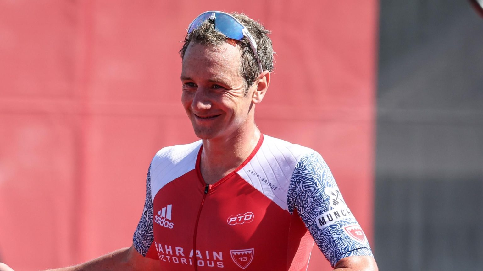 أليستر براونلي ولوسي تشارلز باركلي يستعدان للمشاركة في جولة T100 Triathlon العالمية الجديدة في ميامي