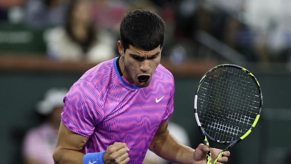 كارلوس ألكاراز يهزم فيليكس أوجيه-ألياسيم ويتأهل إلى دور الـ16 في إنديان ويلز، ويتأهل ستيفانوس تيتيباس