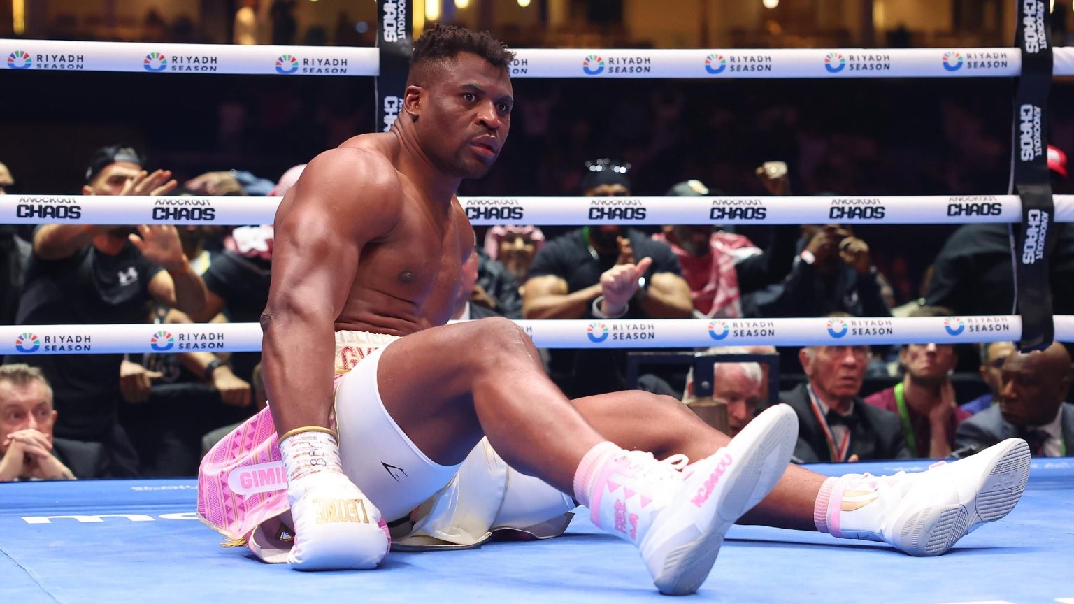 “كنت نائمًا” – يأسف نجانو على وقت الوصول المبكر قبل هزيمة جوشوا