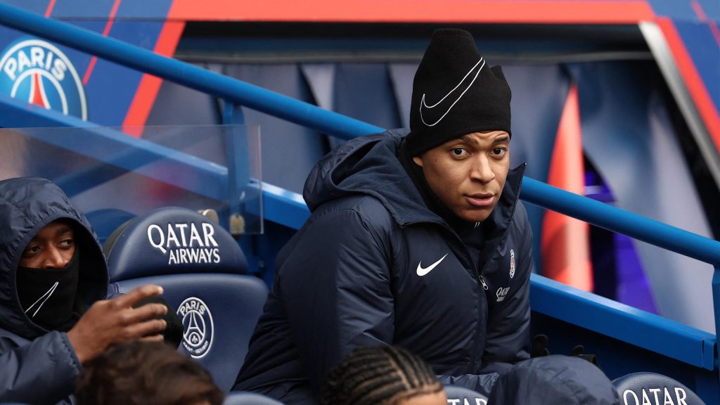 رونالدو يدعم مبابي للفوز بالكرة الذهبية إذا انضم لريال مدريد