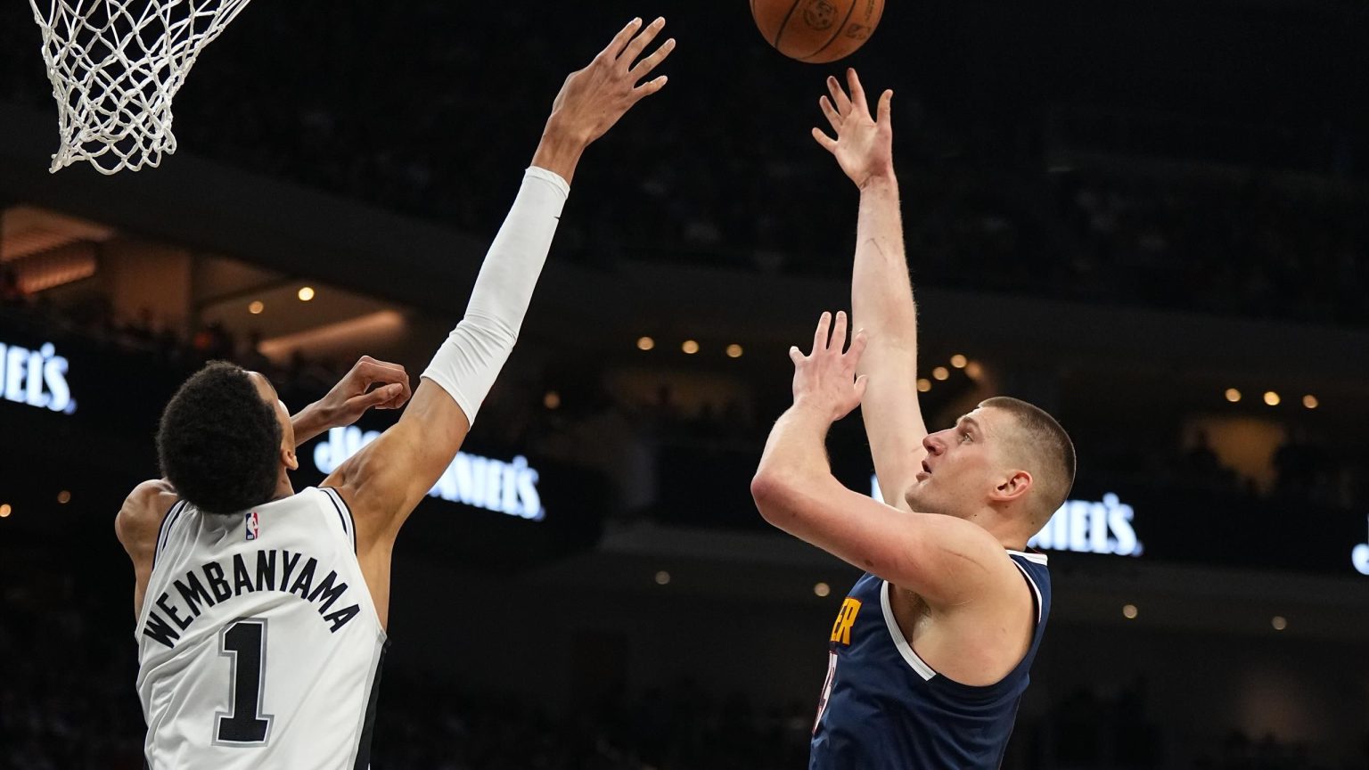 نجوم يوكيتش يتراكمون المزيد من البؤس على فريق ويمبانياما توتنهام بينما يتقدم ناجتس إلى القمة