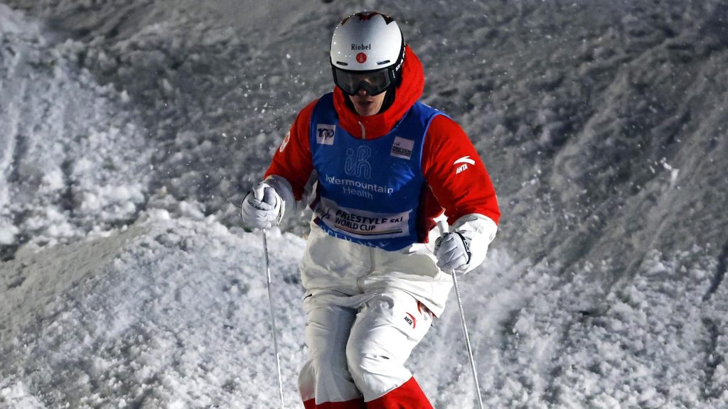 كأس العالم للتزلج الحر FIS: جاكارا أنتوني وميكائيل كينجسبري ينهيان الموسم بأعلى مستوى ذهبي