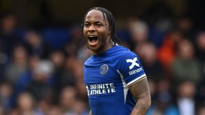 يريد رحيم سترلينج بقاء تشيلسي على الرغم من صيحات الاستهجان من مشجعيه واهتمام المملكة العربية السعودية بالانتقالات – جولة ورقية