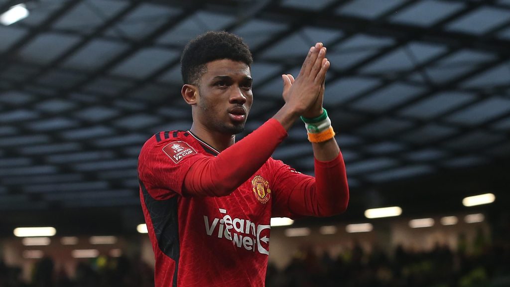 “لحظة مهمة جدًا” – عماد يحتفل بالفائز “الحلم” لمانشستر يونايتد