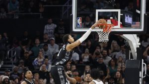 يقول ويمبانياما إنه “ليس قريبًا حتى” من أفضل ما لديه على الرغم من المزيد من البطولات