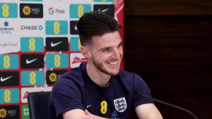 “أحب أن يكون هنا” – تأمل رايس في إقناع وايت بإعادة النظر في ازدراء إنجلترا