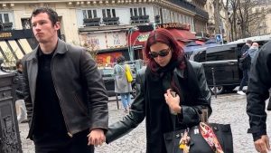 دوا ليبا وكالوم تورنر يوجهان قناة جين بيركين وسيرج جينسبورج بداخلهما
