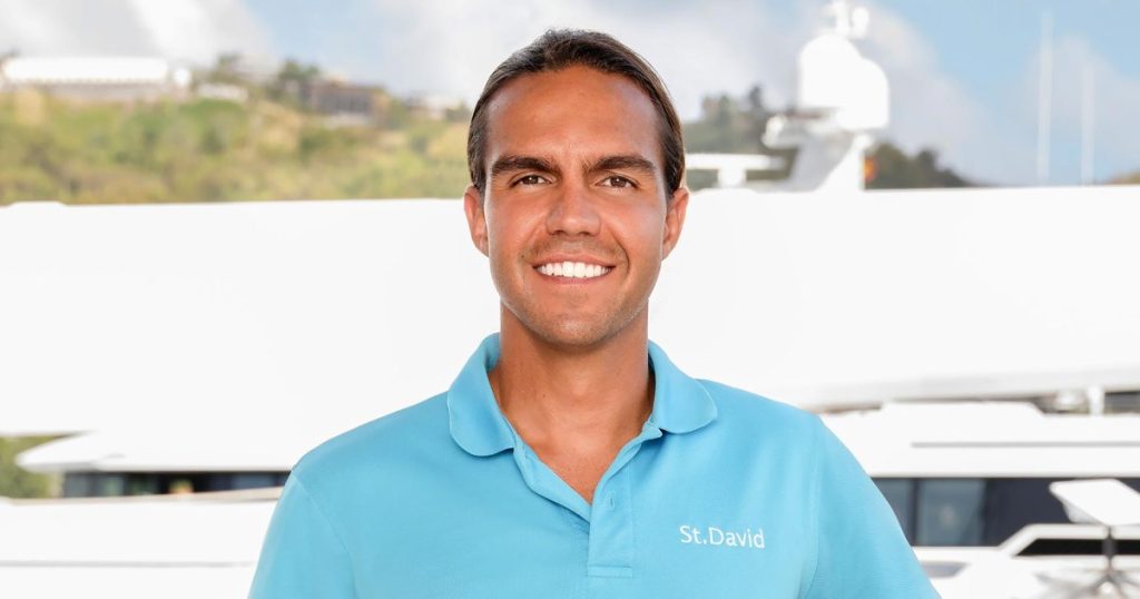 يمزح بن ويلوبي من شركة below Deck بأن رحيله الأول عن الرصيف بصفته Bosun ربما لم يكن “قانونيًا” (حصريًا)