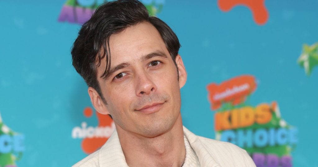 توقف النجم ماثيو أندروود عن التمثيل في فيلم Zoey 101 بعد تعرضه لاعتداء جنسي
