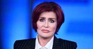 شارون أوزبورن تدعي أنه لن يوظفها أحد في أمريكا بعد طردها من مسلسل The Talk