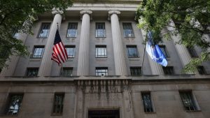 قالت وزارة العدل إن مكتب التحقيقات الفيدرالي يعتقل رجلاً يُزعم أنه تعهد بالولاء لتنظيم داعش وخطط لشن هجمات على كنائس أيداهو