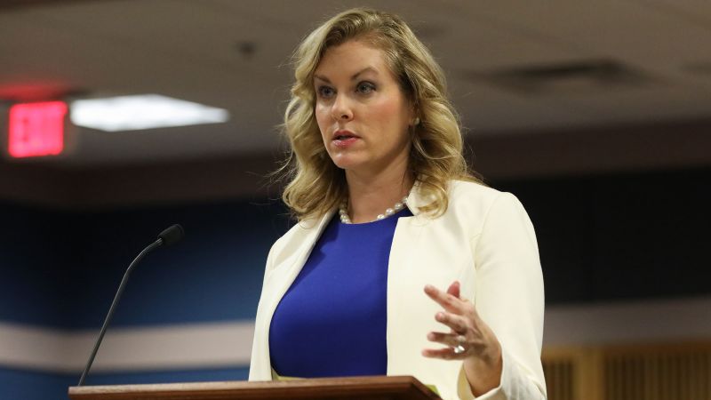 تم استدعاء محامي الدفاع في جورجيا للمثول أمام لجنة التحقيق بالولاية، المدعي العام لمقاطعة فولتون، فاني ويليس