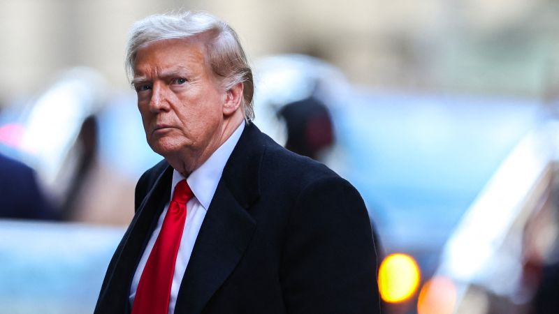 التحقق من الحقيقة: يكرر ترامب ادعاءات لا أساس لها حول قيام بايدن بتنظيم محاكماته