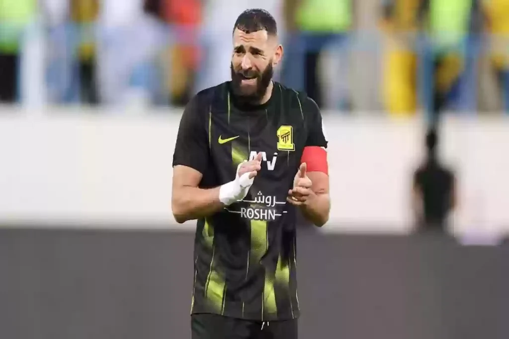 الاتحاد في مأزق!! رئيس الأهلي السعودي يكشف عن أزمة العميد مع بنزيما وحقيقة ضمّه إلى فريقه