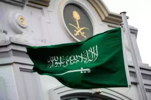 فرنسية تتغزل في الأجواء السعودية… الأمن والأمان في المملكة أفضل من باريس!!