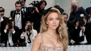 إليك ما يجب أن ترتديه سيدني سويني في حفل Met Gala لعام 2024