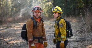 “Fire Country” EP يجيب على الأسئلة الملحة: من يمكن أن يموت أيضًا؟ هل سيعود بودي وغابرييلا معًا؟ (حصري)