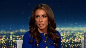 تتفاعل أليسا فرح غريفين مع دعوة ترامب لإجراء مناظرات مع بايدن في تجمع حاشد