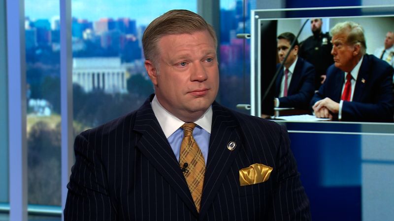 ماذا يمكن أن يحدث إذا أثار المدعون ماضي ترامب القانوني؟ يوضح محامي الرئيس السابق