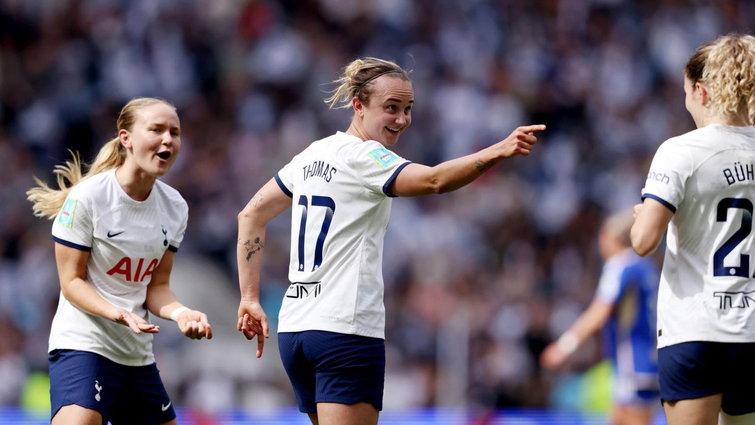 وصل توتنهام إلى نهائي كأس الاتحاد الإنجليزي لأول مرة حيث أكمل فائز توماس في الوقت الإضافي عودته ضد ليستر