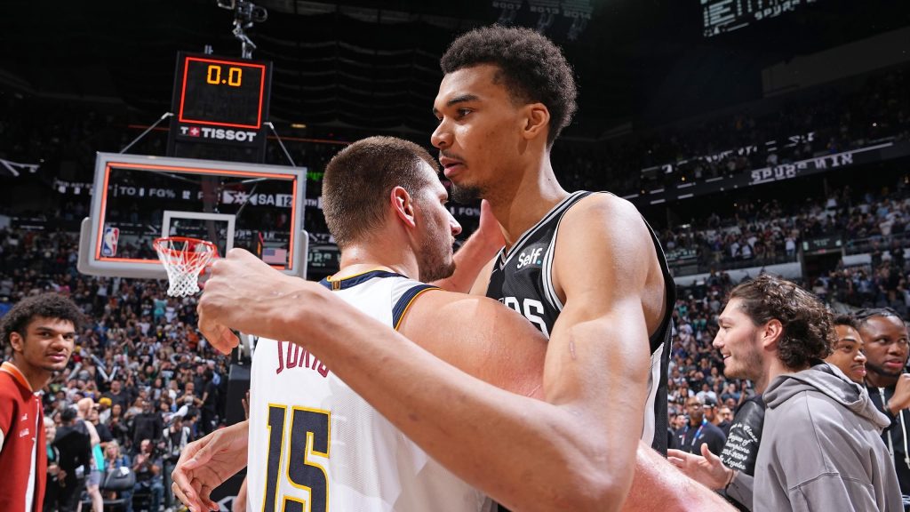 فيكتور ويمباانياما: “لقد وصلت إلى 15% من طاقتي” بعد موسم الدوري الأمريكي للمحترفين الصاعد مع سان أنطونيو سبيرز