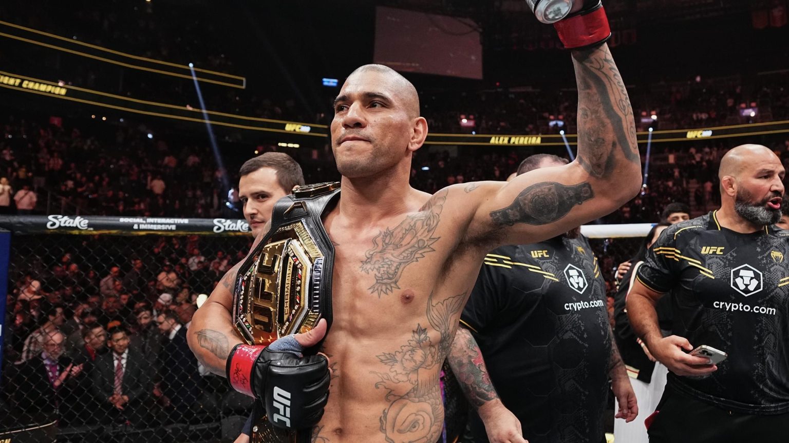 يصر بيسبنغ على أن بيريرا هو أحد “أكبر النجوم” في رياضة الفنون القتالية المختلطة “بلا شك”.