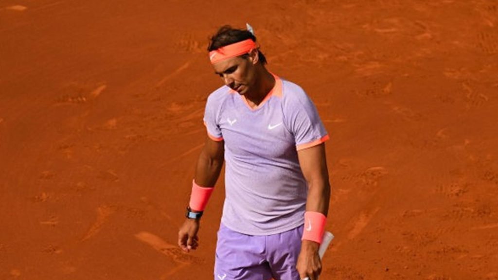 رافائيل نادال يهزم على يد أليكس دي مينور مع توقف عودة الملاعب الترابية في بطولة برشلونة المفتوحة، وجاك دريبر يصل إلى ربع النهائي في بافاريا