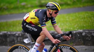يستهدف Remco Evenepoel سباق فرنسا للدراجات، ويقول إن “الألم يتضاءل أقل فأقل” بعد حادث مخيف