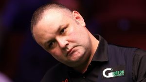 بطولة العالم للسنوكر: ستيفن ماغواير يقاتل للفوز على علي كارتر